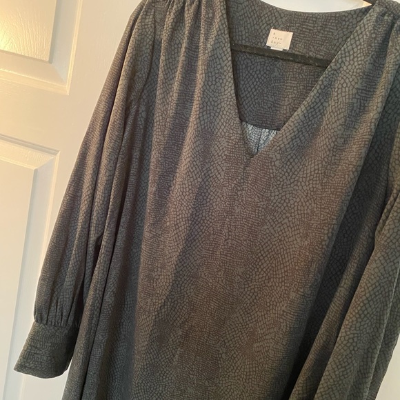 A New Day Dark Green Snake Print Dress - Picture 4 of 6